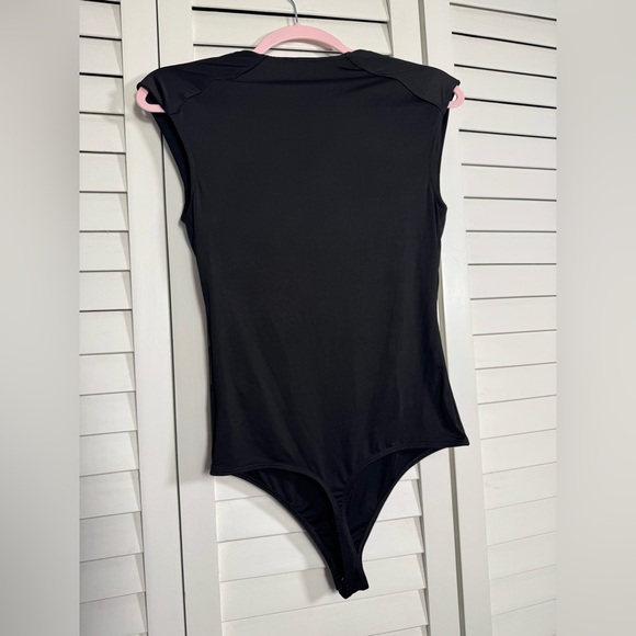 Express Womens Body Contour Black Sleeveless/Tank Drape Neck Bodysuit Size M - Picture 3 of 4